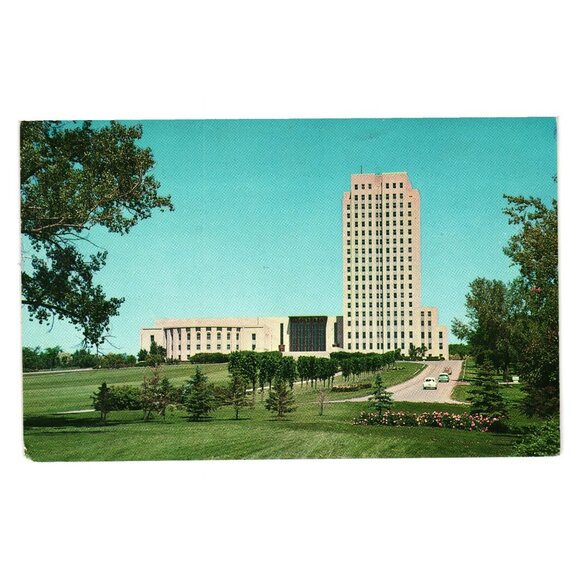 North Dakota State Capitol Postcard Bismarck Vintage Collectible Landmark Scene - Picture 1 of 2